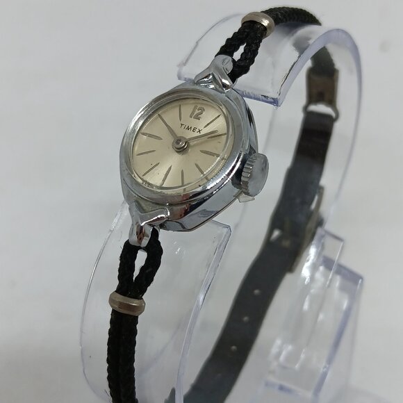 VINTAGE Timex Manual Wind Women's 16 mm Silver Tone British Made Cocktail Watch - Picture 1 of 12